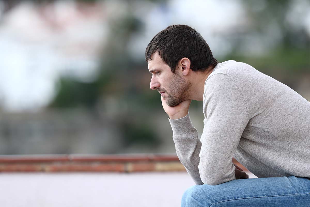 man struggles with bipolar disorder and addiction