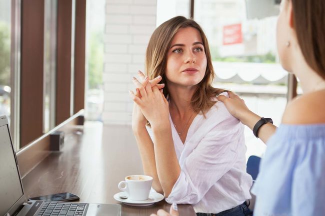 How to Support Someone with Mental Illness woman gets support with mental health